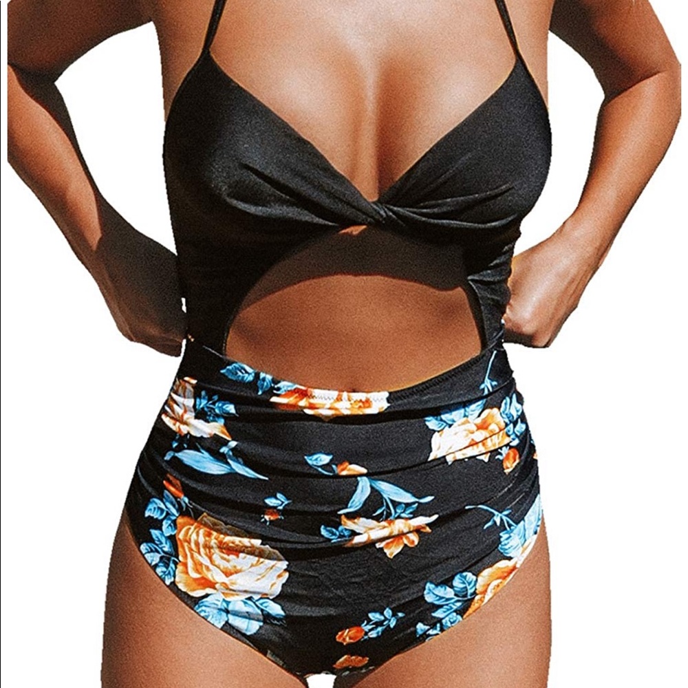 NWT Plus Size Halter Swimsuit